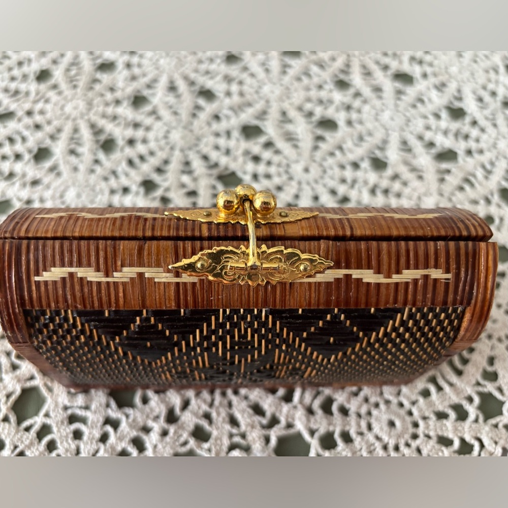 Coin purse rattan bamboo vintage. Inside is very clean!! - Picture 2 of 12
